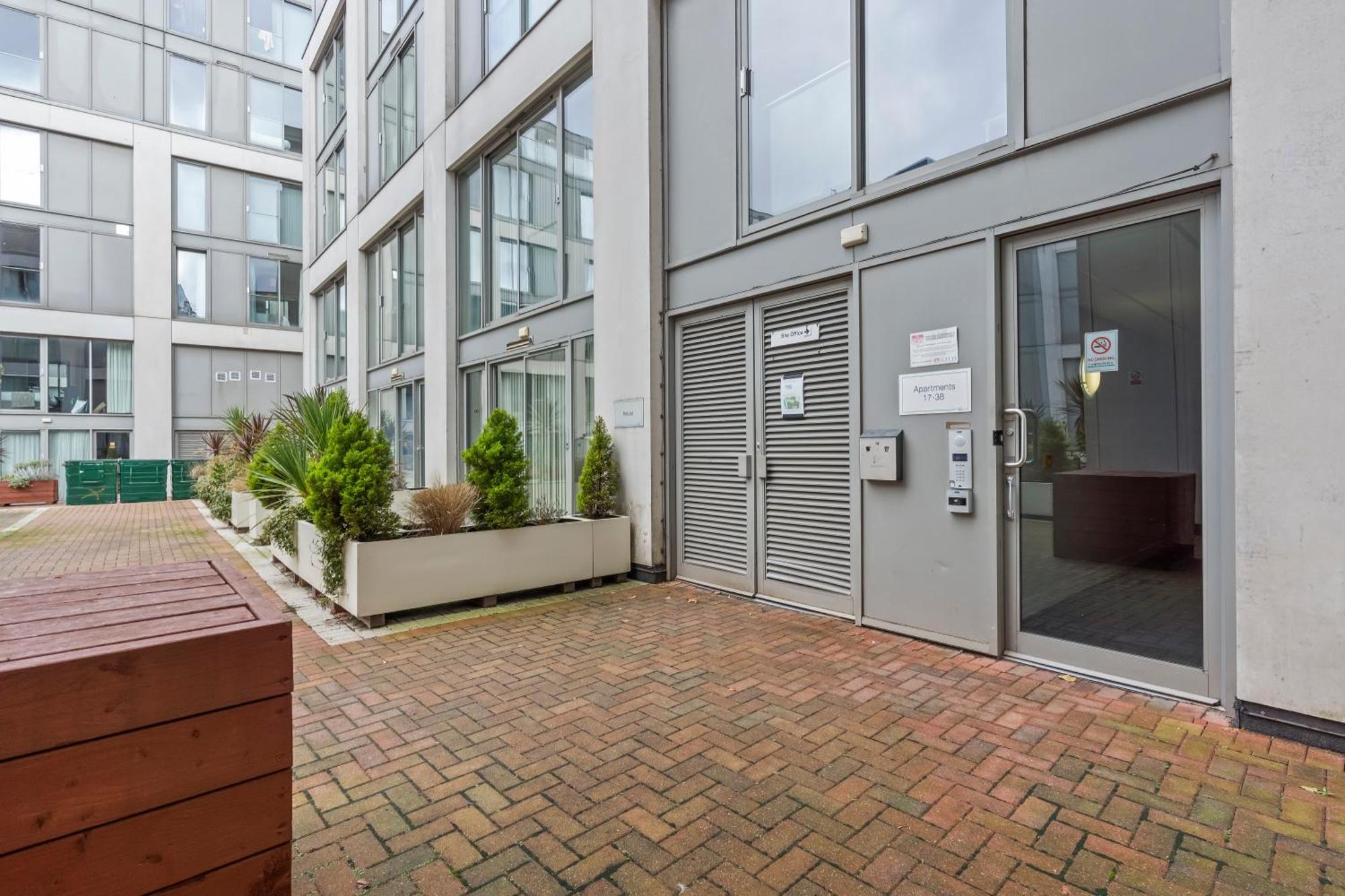 Heart Of City Centre Luxury Apartment With Secure Underground Parking Birmingham Buitenkant foto